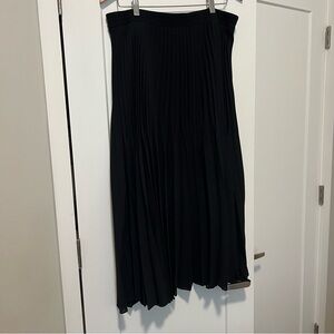 Max Studio Black A-Line Pleated Skirt